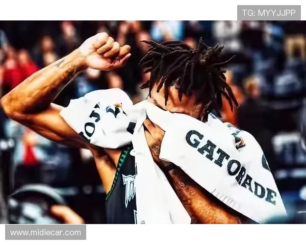 公牛宣布将于明年1月25日退役德里克罗斯1号球衣致敬传奇球星