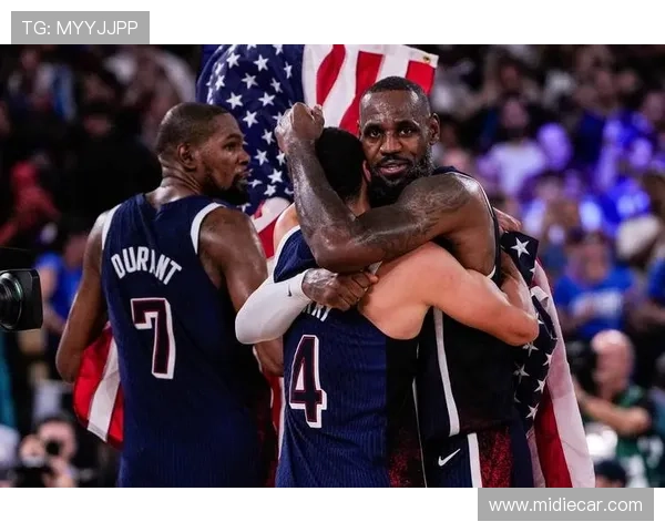 老詹生涯第23季首秀回顾晒照片队友前队友与新球鞋齐亮相 老詹生涯第23季首秀回顾晒照片队友前队友与新球鞋齐亮相